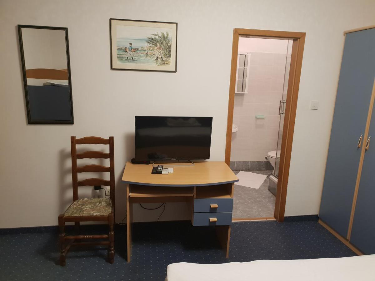 Pansion Laguna Metajna Kültér fotó