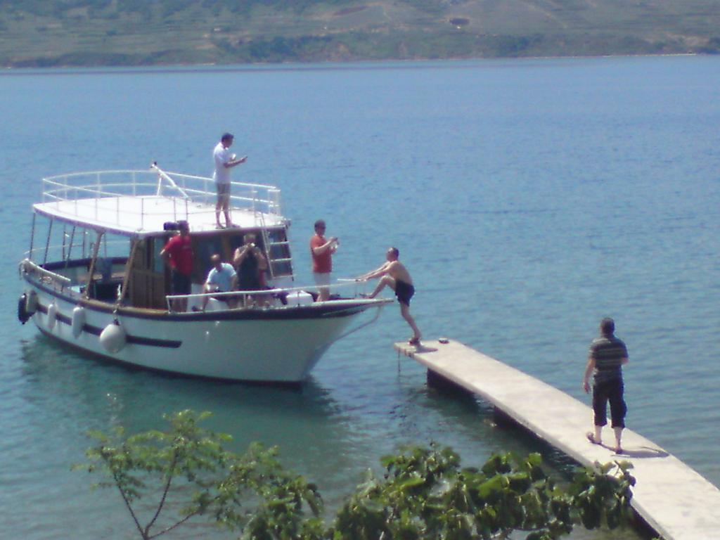 Pansion Laguna Metajna Kültér fotó